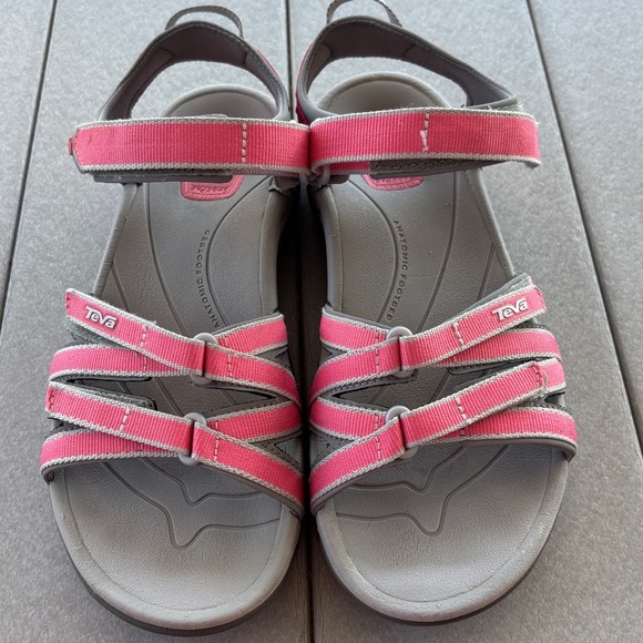 Teva Tirra Coral women’s size 8 in very good
condition - Picture 1 of 9